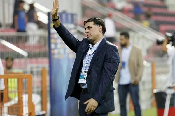 بازیکنان ذوب آهن در صورت ایست قلبی در محوطه جریمه سرنگون می شوند!