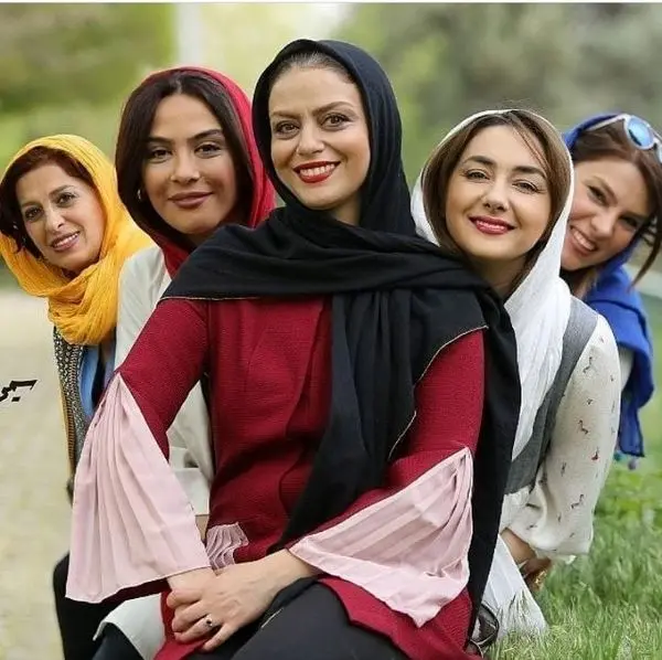 هانیه توسلی و شبنم فرشادجو وسط پارک + عکس