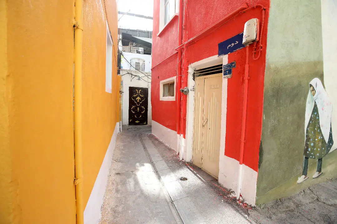 زیباسازی بافت فرسوده منطقه۱۳ به وقت شکوفه ها 

