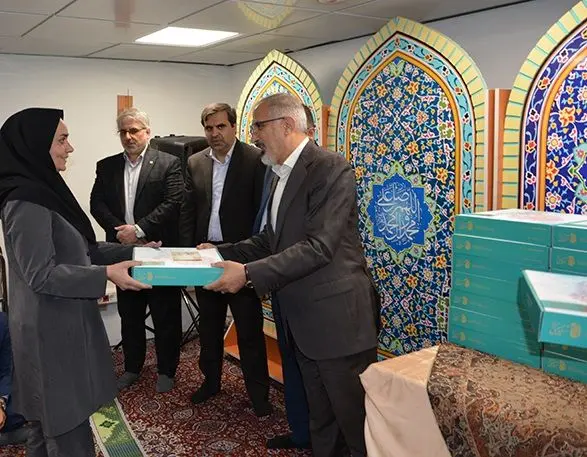 تکریم فرزندان نوتکلیف کارکنان بانک صنعت و معدن با حضور مدیرعامل
