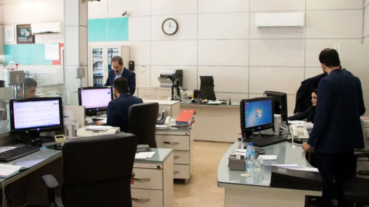 دورکاری کارکنان همچنان برقرار است