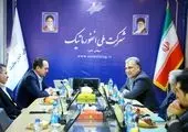 بازدید عضو هیأت عامل و معاون توسعه بازار و خدمات پس از فروش شرکت بیمه دی، از شرکت امید بنیان دی

