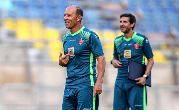 سرمربی پرسپولیس به تعطیلات رفت