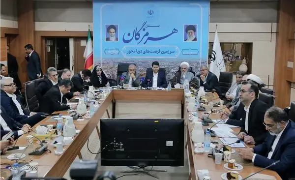 افتتاح پروژه‌های ارتباطی ایرانسل از بندرعباس تا سواحل هرمز