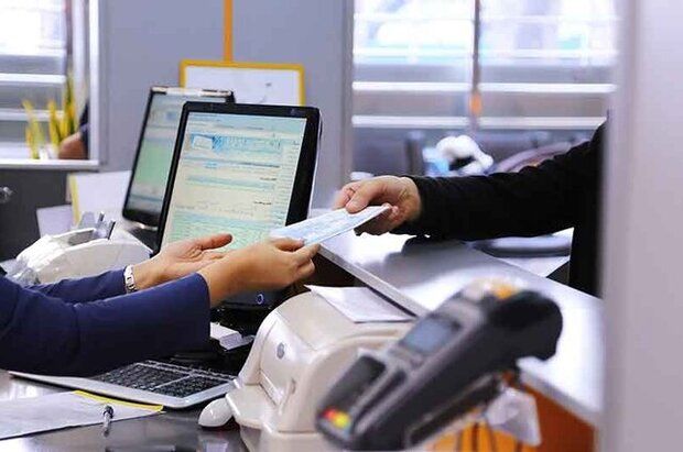 گلایه کارمندان بانک‌ها از عدم برنامه دولت برای واکسیناسیون