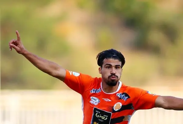 سایپا از بازیکن جدید استقلال شکایت کرد