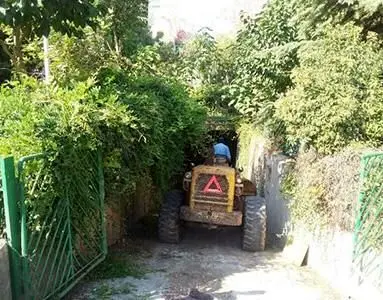 اجرای لایروبی مکانیکی کانال زیرگذر بزرگراه همت–شریعتی 
