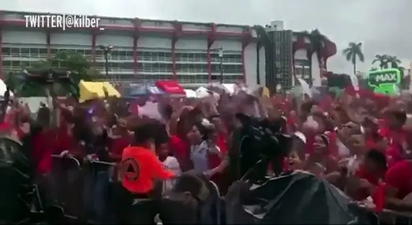 خوشحالی جالب مردم بعد از زدن نخستین گل در تاریخ جام جهانی + عکس