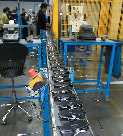 اخذ مجوز از وزارت صنعت برای واردات لنت