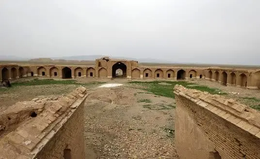 سه اثر تاریخی استان مرکزی در انتظار سرمایهگذار