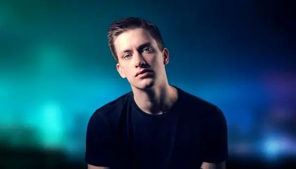 استندآپ کمدی که باعث جدایی هزاران زوج شد! +عکس