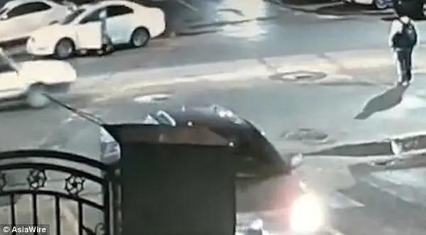 راننده ای که خودش را زیر گرفت ! + عکس