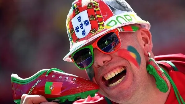 گوشواره های عجیب یک تماشاچی جام جهانی+عکس