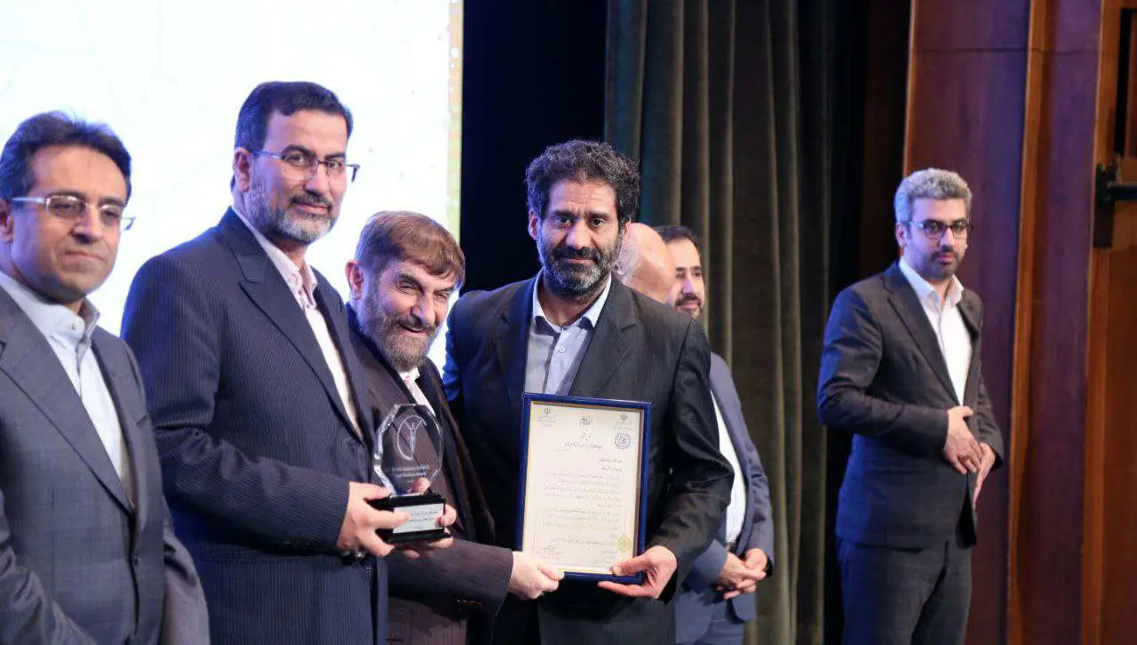 مدیر منابع انسانی ایمیدرو به عنوان "چهره ماندگار حوزه ورزش، صنعت و معدن" معرفی شد
