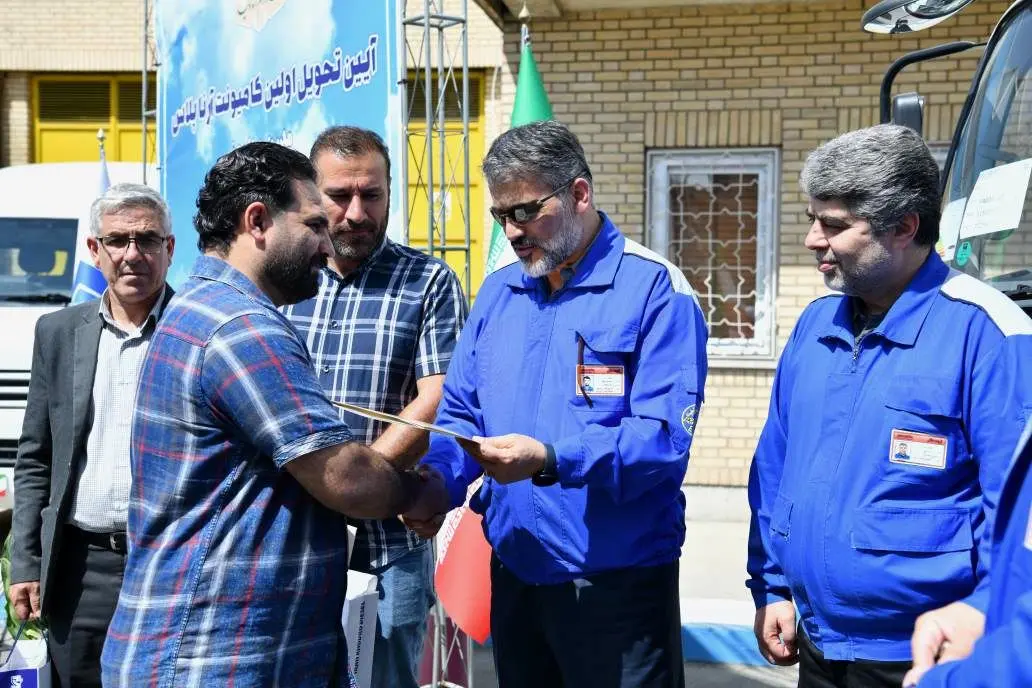 تحویل اولین سری کامیونت آرنا پلاس ایران خودرو دیزل به مشتریان

