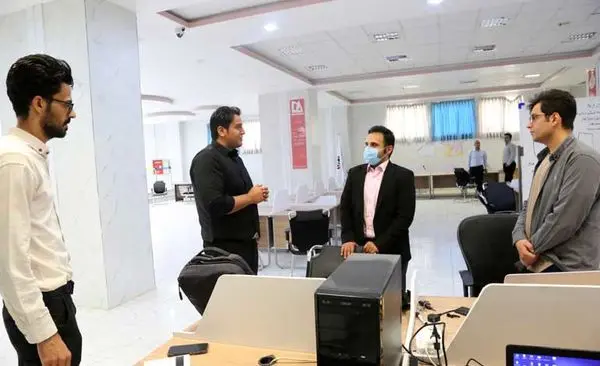 بازدید کارشناس صندوق نوآوری از شرکتهای دانشبنیان مورد حمایت این صندوق در ایلام