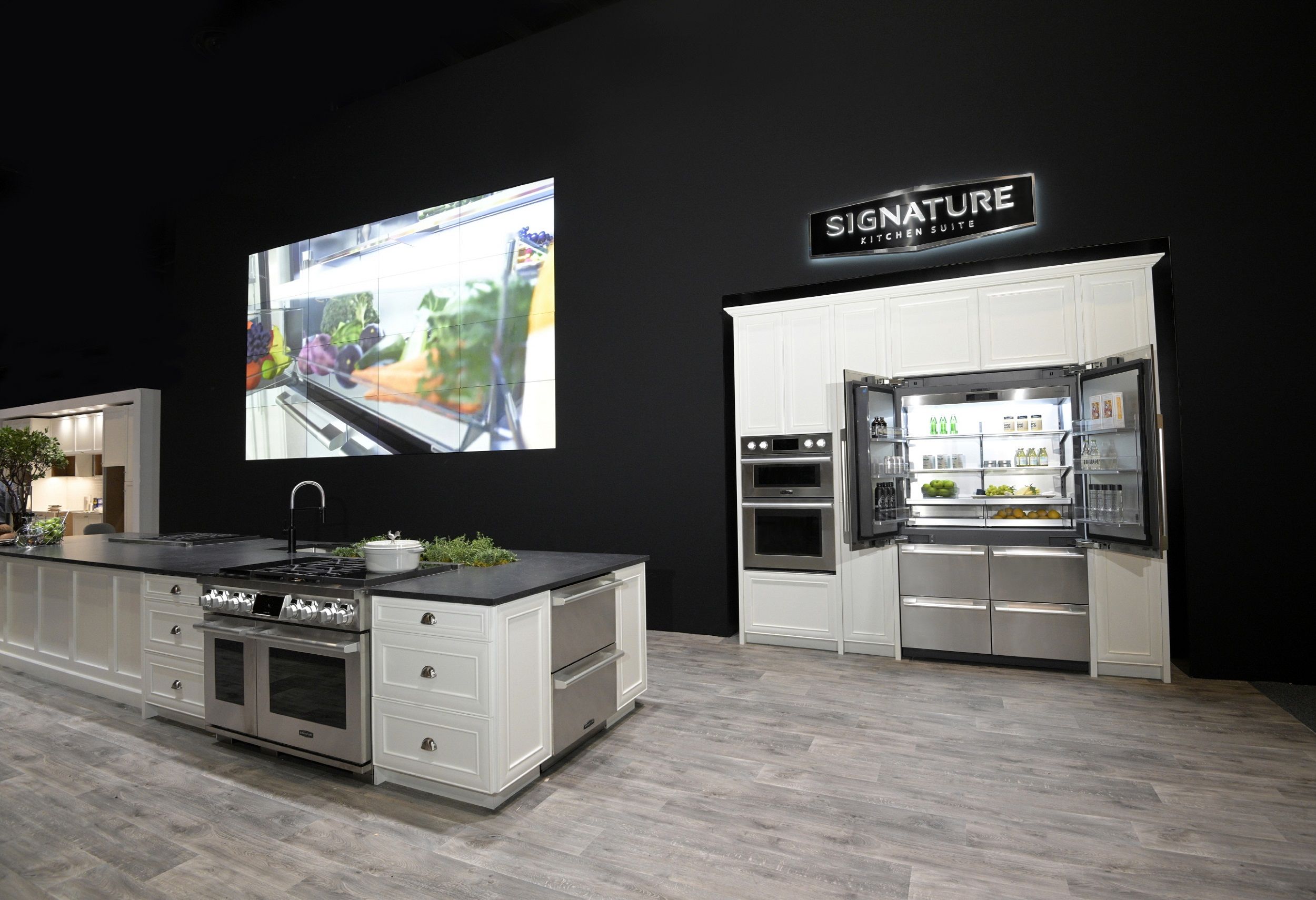 نوآوری در نگه داری مواد غذایی با جدیدترین یخچال Signature Kitchen Suite ال‌جی 