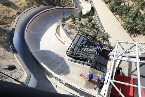 بام تهران صاحب پیست اسکی شد

