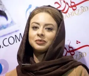 پوشش و میکاپ عجیب خانم بازیگر وقتی مدل می شود!+عکس