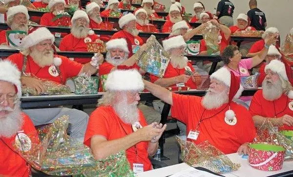 در مدرسه بابانوئلها چه میگذرد؟ + عکس