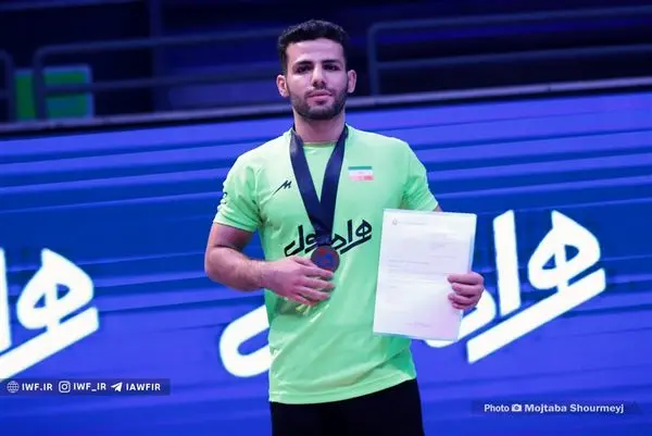 اهدای مدال برنز قهرمانی جهان به مهرابی پس از 7 سال