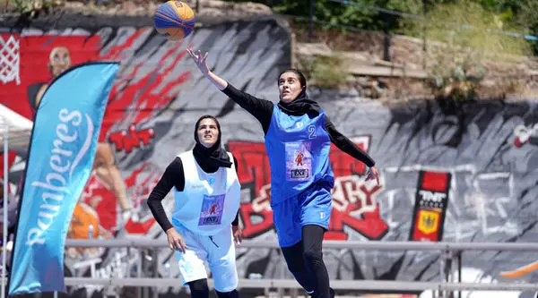 برگزاری مسابقات بسکتبال 33x بانوان در ایران با اسپانسری برند پنبه‌ریز

