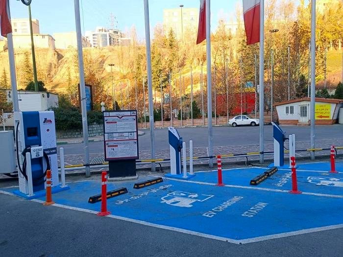 بوستان نهج البلاغه  به جایگاه شارژ خودروهای برقی تجهیز شد

