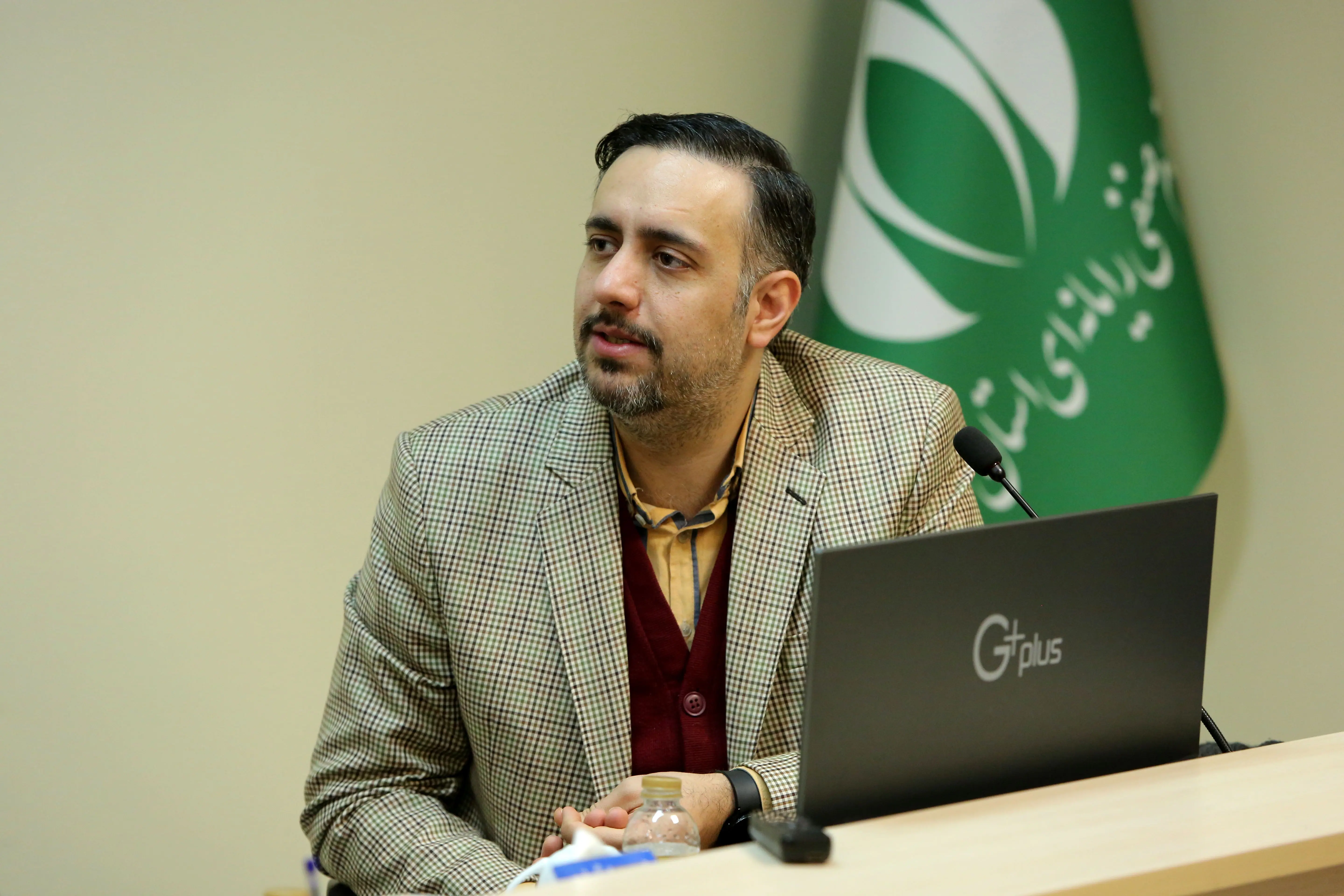 اینترنت طبقاتی موجب رشد سرمایه اجتماعی نمی‌شود و اکنون مبتنی بر دلسوزی نیست