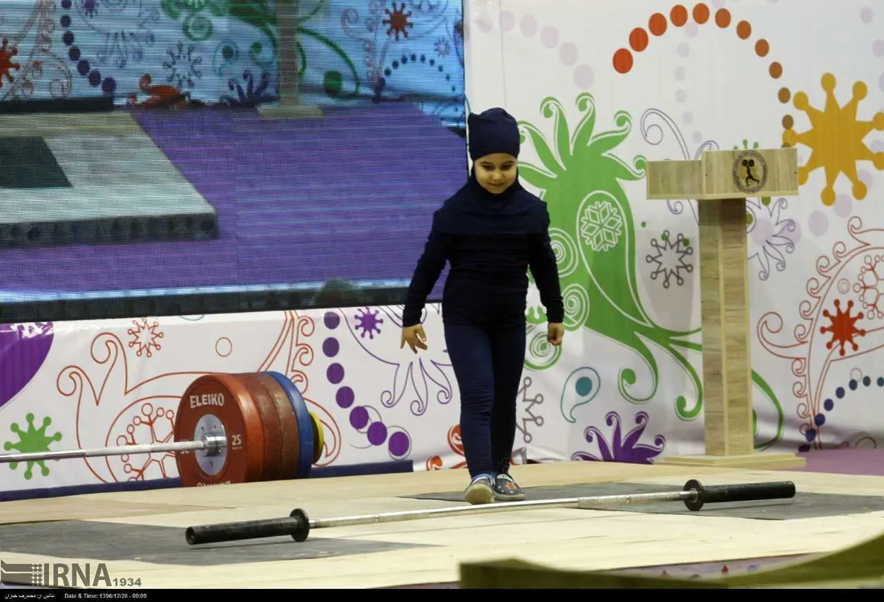 اولین دختر وزنه بردارایرانی+ عکس
