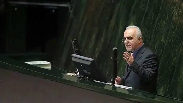 وزیر اقتصاد به مجلس می رود