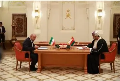 من نهنگم و عمانم آرزوست 

