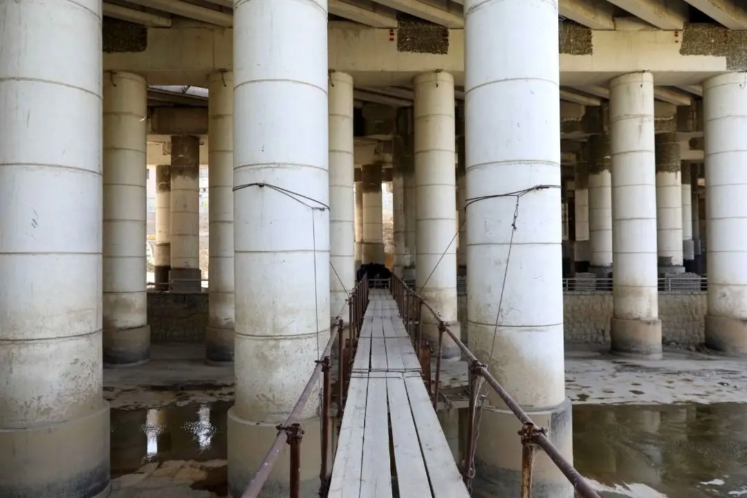 تلاش برای مقاوم سازی و بهسازی لرزه ای پل تقاطع همت- کن همچنان ادامه دارد

