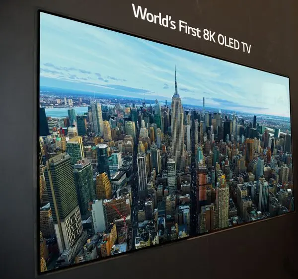 اولین تلویزیون ال جی 8K OLED دنیا رونمایی شد