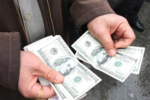 کاهش چشمگیر نرخ دلار اجتناب‌ناپذیر است