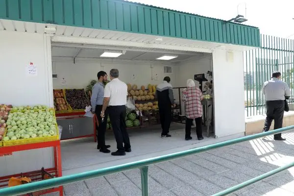 بهرهبرداری از  بازار میوه و ترهباررزمندگان در منطقه2