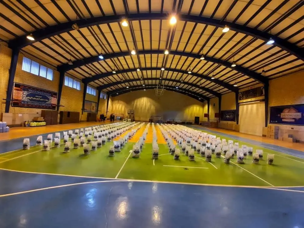 برگزاری رزمایش همدلی و احسان با توزیع بسته های معیشتی در شرکت بهره برداری متروی تهران
