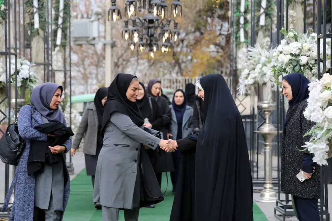 جشن ویژه روز زن و مادر برای ۳۵۰ نفر از بانوان شاغل در شهرداری منطقه ۴ برگزار شد