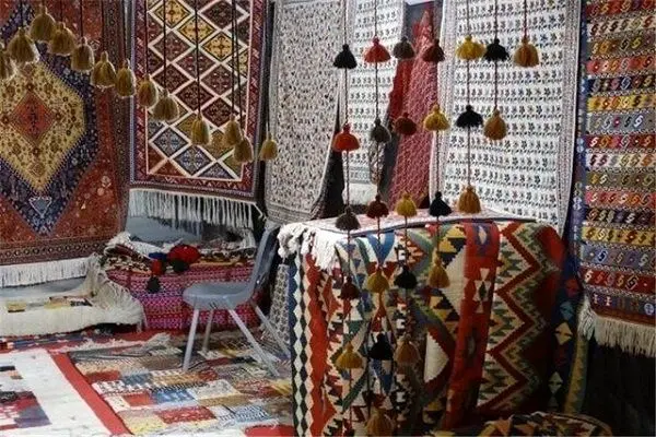 نمایشگاه دائمی صنایع دستی توسط نمایندگان گردشگری ایجاد شود