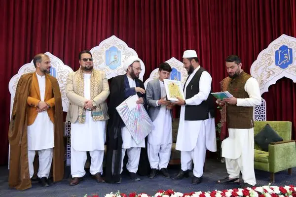 اختتامیه اولین دوره مسابقات قرآنی اقرا ویژه ماه مبارک رمضان

