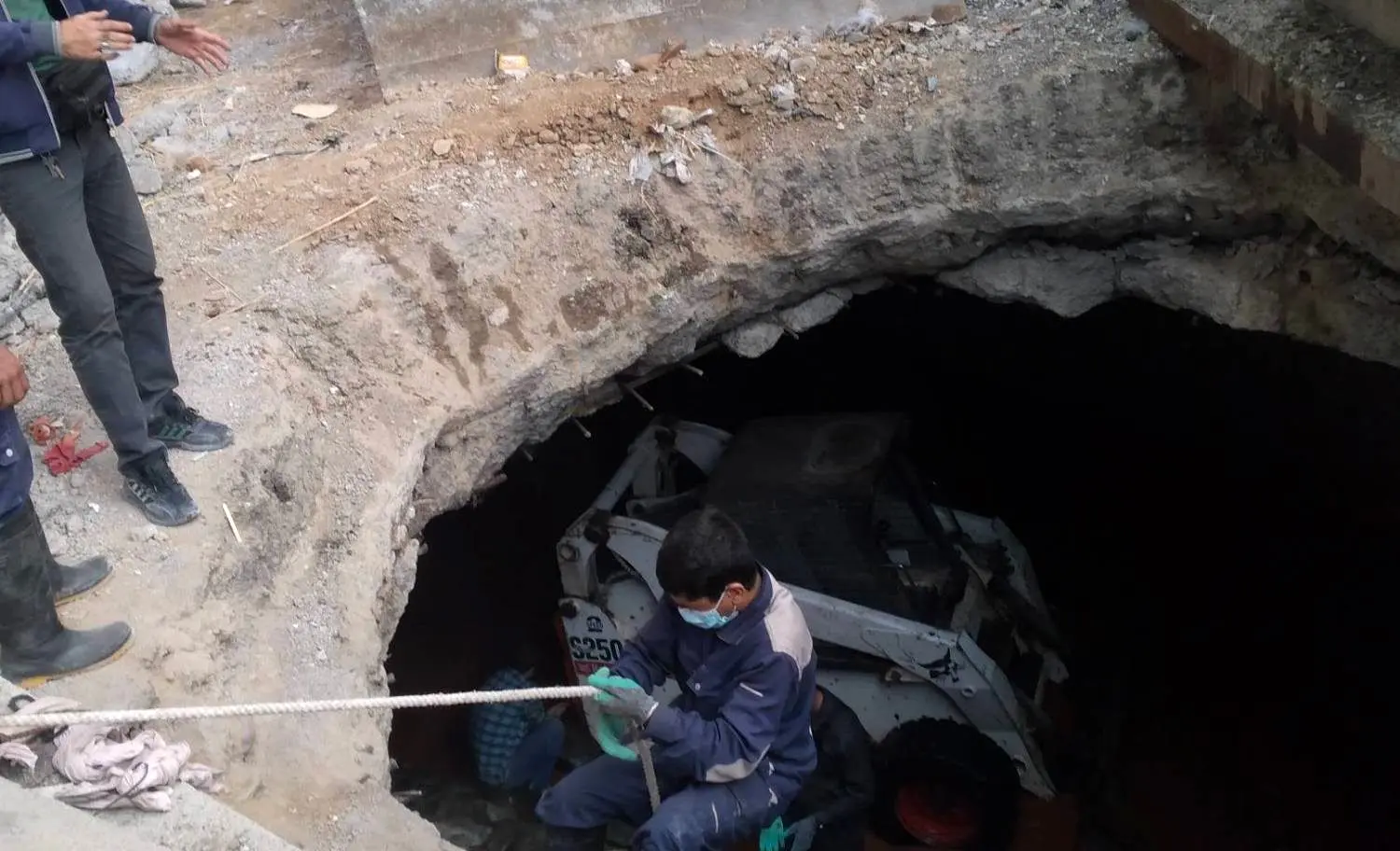 لایروبی  مسیل و حوضچه های  شمال تهران