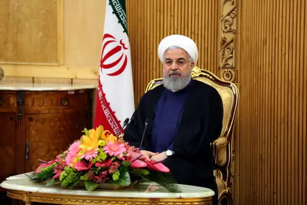 انتقال روحانی از فرودگاه با بالگرد نظامی + عکس