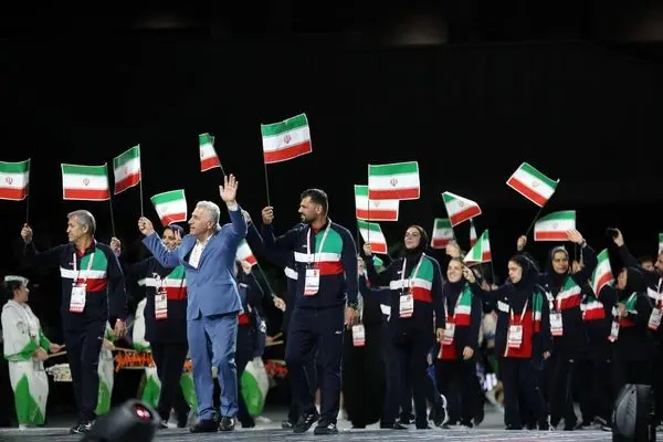 رژه کاروان ورزش ایران در المپیک بیست و پنجم ناشنوایان