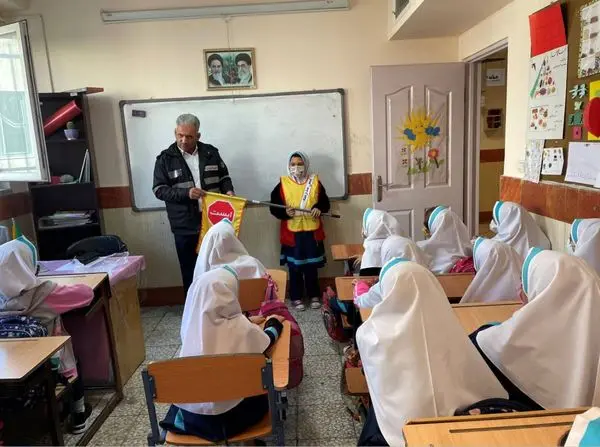 آموزش بیش از ۲ هزار و ۸۰۰ نفر ساعت ترافیک در منطقه ۱۳