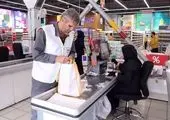 توزیع بیش از ۲ هزار لیوان چندبار مصرف در میان زائرین پیاده‌روی اربعین به منظور کاهش مصرف پلاستیک

