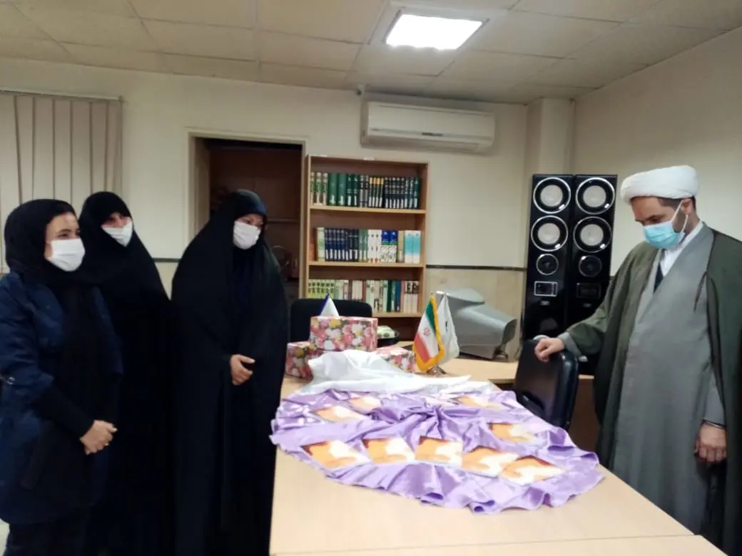 از رونمایی از کتاب زخم غزل تا معرفی قدیمی‌ترین کتابفروشی محل