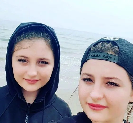 تیپ دو بازیگر جوان سریال پایتخت در قبرس+عکس