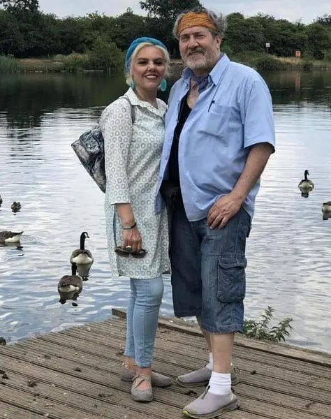 شاهرخ فروتنیان و افسانه چهره آزاد در کنار مرغابی ها+عکس