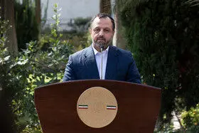 در کاهش مقررات تولید حوزه تجارت خارجی رکورد میزنیم