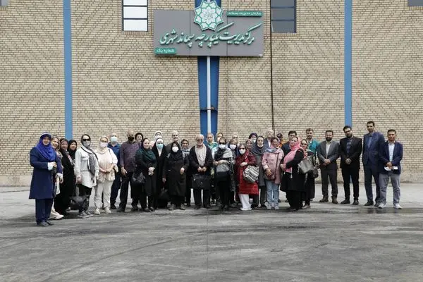 نخستین بازدید دبیران خانه های محیط زیست مناطق 22 گانه از اولین مرکز مدیریت یکپارچه پسماند شهری