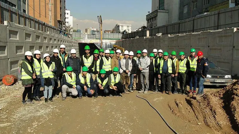 بازدید دانشجویان دانشکده مهندسی عمران دانشگاه تهران از تونل- زیرگذر خیابان استاد معین
